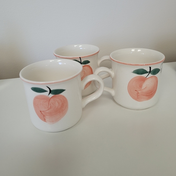 Adorable peach print mugs - Picture 2 of 6